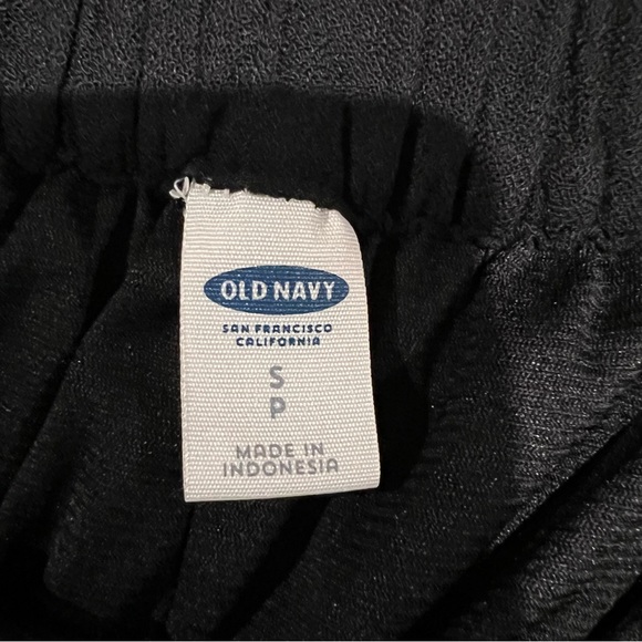 🦋2/$15🦋 Old Navy Black Skirt - Picture 2 of 2